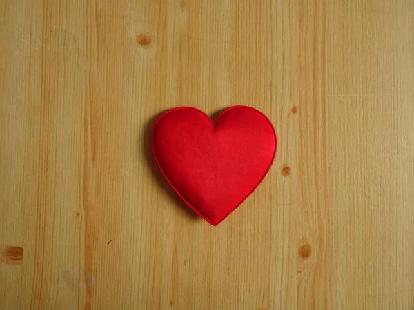 Red Heart Wooden Background — Stock Photo, Image