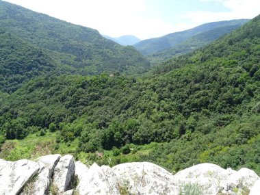 Green Mountain View ve kayalar