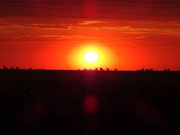 Céu pôr-do-sol vermelho — Fotografia de Stock