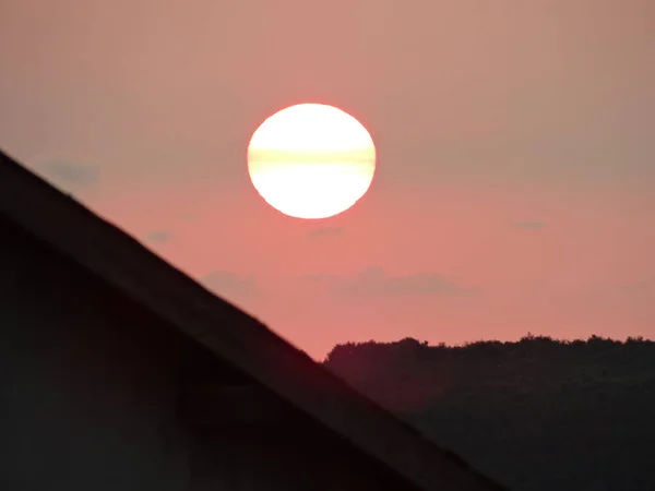 Céu pôr-do-sol vermelho — Fotografia de Stock