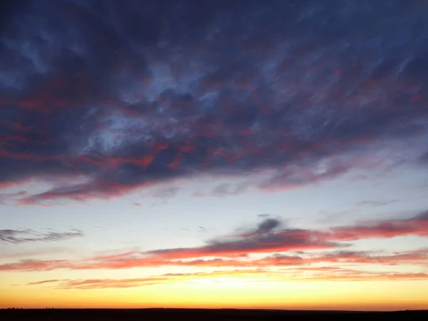 Ciel de coucher de soleil lumineux — Photo