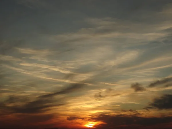 Céu de pôr-do-sol dramático — Fotografia de Stock