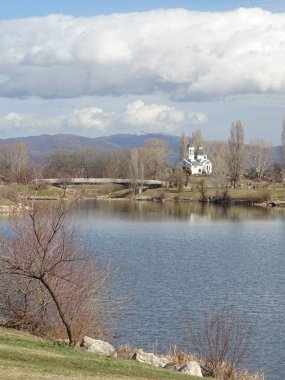 Küçük gölde bir Şehir Parkı