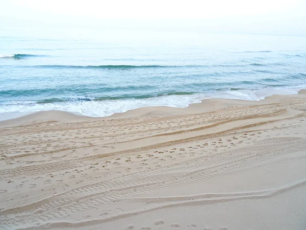 Θάλασσα Και Άμμος Στην Παραλία — Φωτογραφία Αρχείου