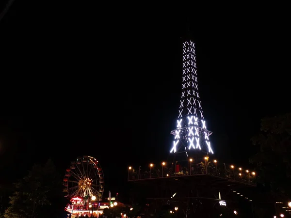 Prototipo Torre Eiffel Notturna Parco Tema — Foto Stock