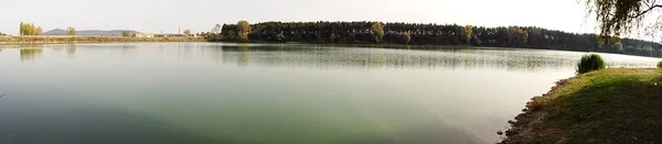Τεχνητή λίμνη τοπίο — Φωτογραφία Αρχείου