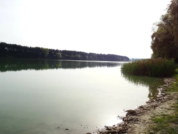 Konstgjord lake — Stockfoto
