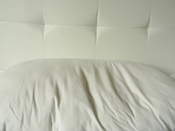 Крупным Планом Белая Кровать Подушка — стоковое фото