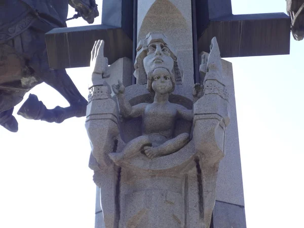 Monumento da Dinastia Asen em Veliko Tarnovo, Bulgária — Fotografia de Stock