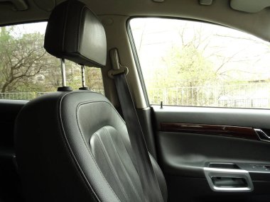 Modern Bir Otomobilin Siyah Deri Ön Koltuğu