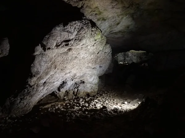 Inside Bacho Kiro grotta, Bulgarien — Stockfoto