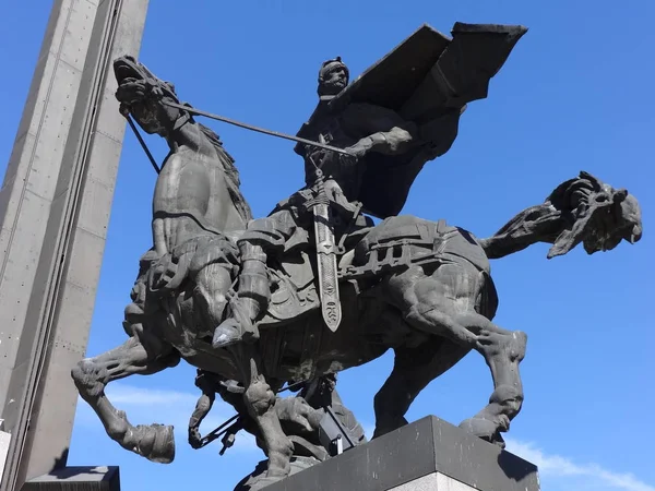 Monument de la dynastie Asen à Veliko Tarnovo, Bulgarie — Photo