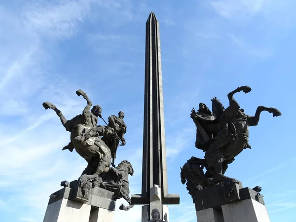 Monumento a la Dinastía Asen en Veliko Tarnovo, Bulgaria — Foto de Stock