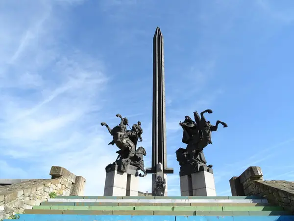 Памятник династии Асен в Велико-Тырново, Болгария — стоковое фото