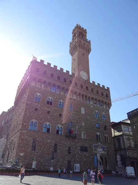 Часовая Башня Италии Днем — стоковое фото
