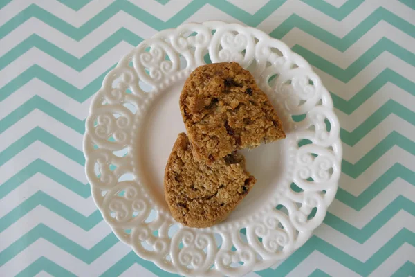 Cookie Egy Tányér Caffee Fehér Zöld Cikcakk Háttér — Stock Fotó