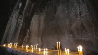 Mumlar Geghard Manastırı