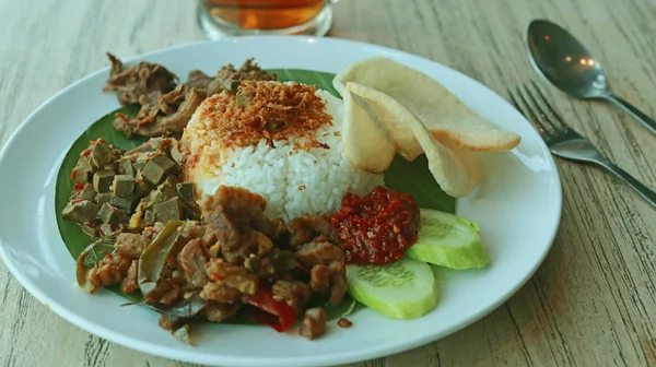 Różne Indonezyjskie Jedzenie Napoje Oraz Inne Produkty Spożywcze — Zdjęcie stockowe