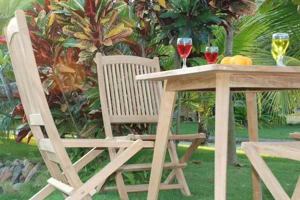 Teak Wood Garden Furniture — Stock Photo, Image