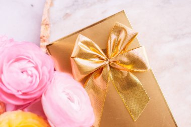 Güzel hediye için bir özel durum, düşünceli hediye kalp