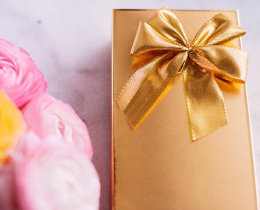 Güzel hediye için bir özel durum, düşünceli hediye kalp