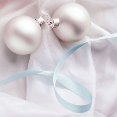 Şenlikli tatil dekorasyon ve hediyeler, Noel zamanı atmosferi çevresinde