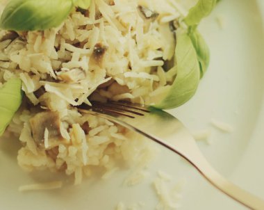 kavram - mantarlı risotto tarifi tarz Avrupa ve Akdeniz mutfağı