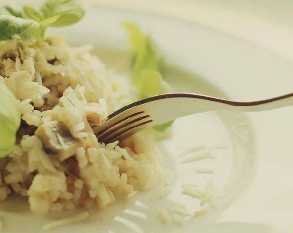 Avrupa Akdeniz Yemekleri Kavramı Mantarlı Risotto Tarifi Zarif Görsel Tarz — Stok fotoğraf