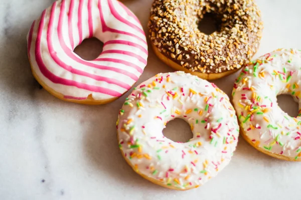 Bunte Donuts Konzept Aus Gebäck Und Süßspeisen Elegante Optik — Stockfoto