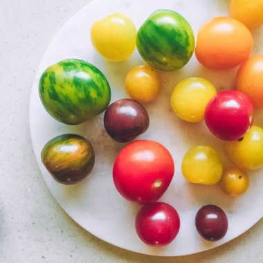 olgun domates - organik sebze ve sağlıklı beslenme kavramı, zarif görsel tarz