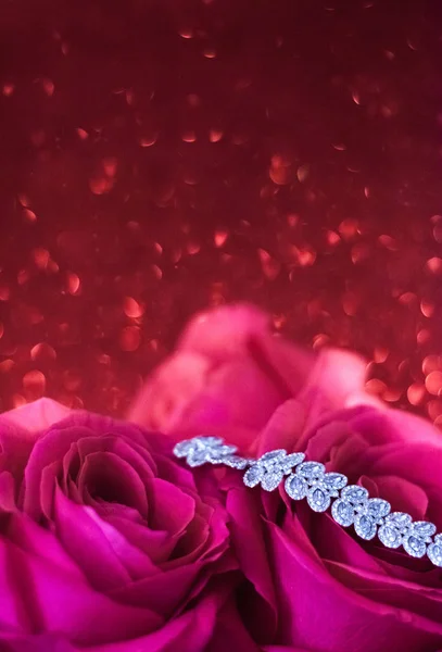 Jóias Presente Luxo Para Seu Conceito Estilo Pulseira Diamante Rosas — Fotografia de Stock