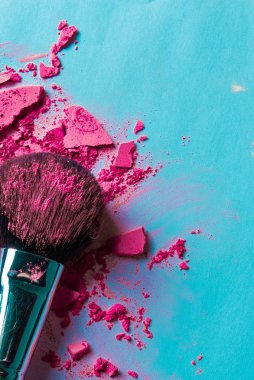 ezilmiş makyaj ürünleri - kozmetik ve güzellik kavramı, zarif görsel tarz