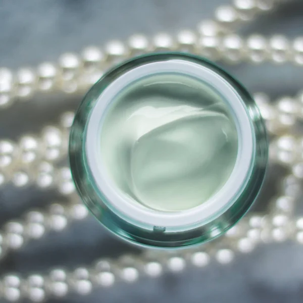 Luxe Cosmetisch Product Age Vochtinbrengende Crème Met Parels Schoonheid Cosmetica — Stockfoto