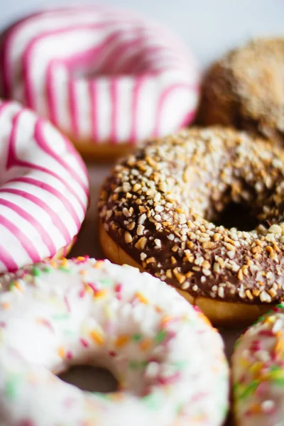 Bunte Donuts Konzept Aus Gebäck Und Süßspeisen Elegante Optik — Stockfoto