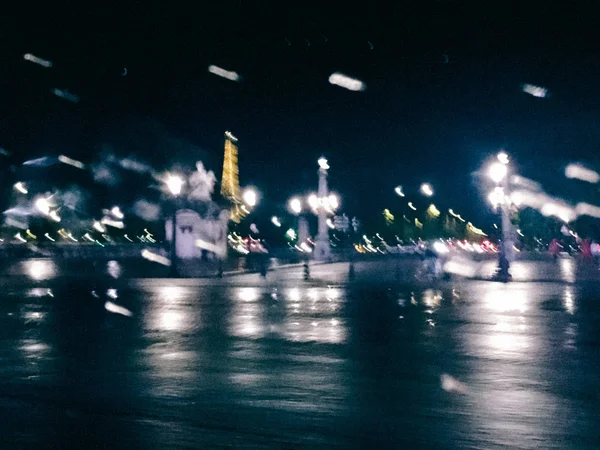 抽象城市灯光在运动 巴黎在夜间 旅行在欧洲的概念 优雅的视觉效果 — 图库照片