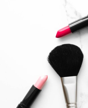 Kalıcı makyaj ve Kozmetik Tarih mermer, flatlay - modern kadınsı yaşam tarzı, vlog arka plan ve tarz stok kavramı. Güzellik ilham bir moda blog