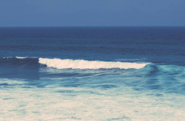 Güzel bir sahil şeridi Avrupa - seyahat, tatil ve yaz konsepti Atlas Okyanusu'nda görünümünü. Mükemmel tatil beldesi