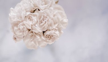 Gelin Buketi beyaz gül - düğün günü, çiçek güzellik, lüks olay dekorasyon konsepti. Hayatımızın en mutlu günü