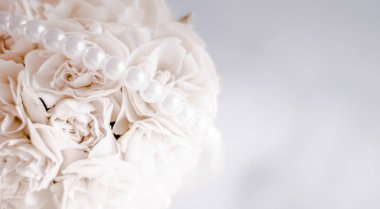 Gelin Buketi beyaz gül - düğün günü, çiçek güzellik, lüks olay dekorasyon konsepti. Hayatımızın en mutlu günü