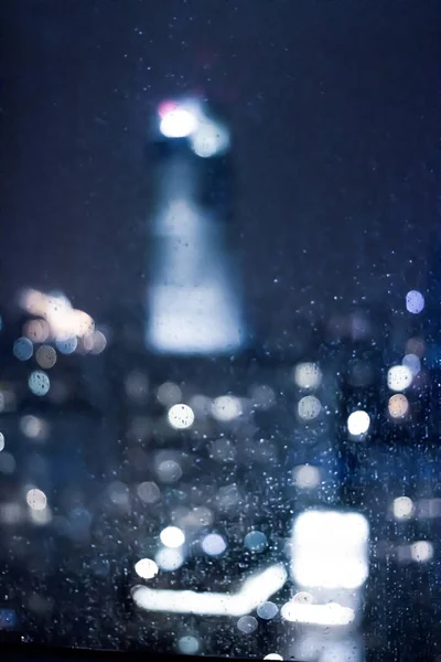 ぼやけて首都地区 夜の生活 抽象的な背景と暗い色調のモダンなコンセプト 大都市は夜に生きています — ストック写真