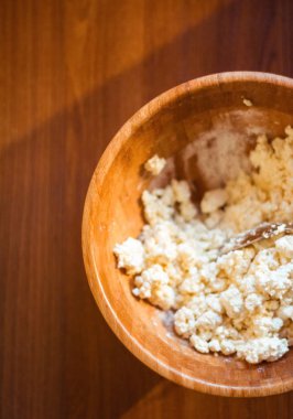 Un, yumurta ve peynir, rustik yemek tarifi - hafta sonu pişirme, Gıda blog ve ev yapımı yemekler kavramı. En sevdiğim pasta yapma