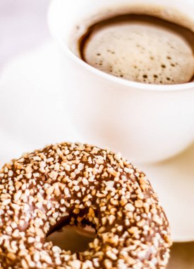 Vintage fincan aromalı espresso, flatlay - mükemmel kahvaltı ve kadınsı tasarımlı kavram. Sabah kahvemi sevdiğim