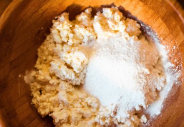 Un, yumurta ve peynir, rustik yemek tarifi - hafta sonu pişirme, Gıda blog ve ev yapımı yemekler kavramı. En sevdiğim pasta yapma