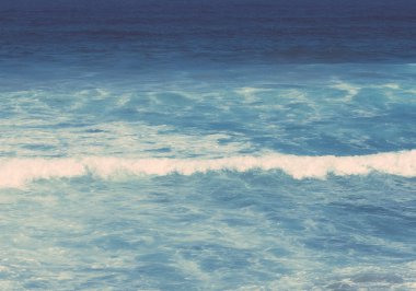 Güzel bir sahil şeridi Avrupa - seyahat, tatil ve yaz konsepti Atlas Okyanusu'nda görünümünü. Mükemmel tatil beldesi