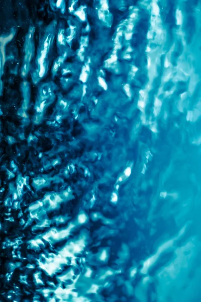 Djupblå vatten — Stockfoto