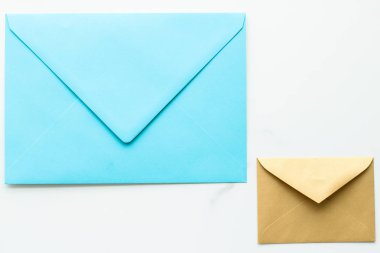 Mermer arka plan, ileti kavram zarflara