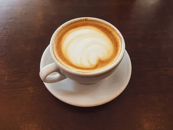 Cappuccino di restoran, saat istirahat minum kopi — Stok Foto