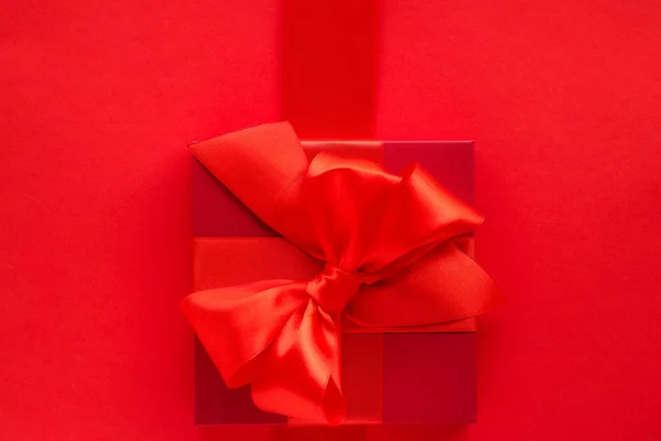 Luxury holiday gifts on red — Stock Photo, Image