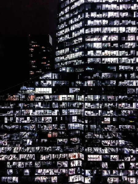 Windows wieżowców w centrum finansowe miasta w Europie — Zdjęcie stockowe