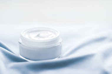 Lüks yüz kremi kavanoz mavi ipek